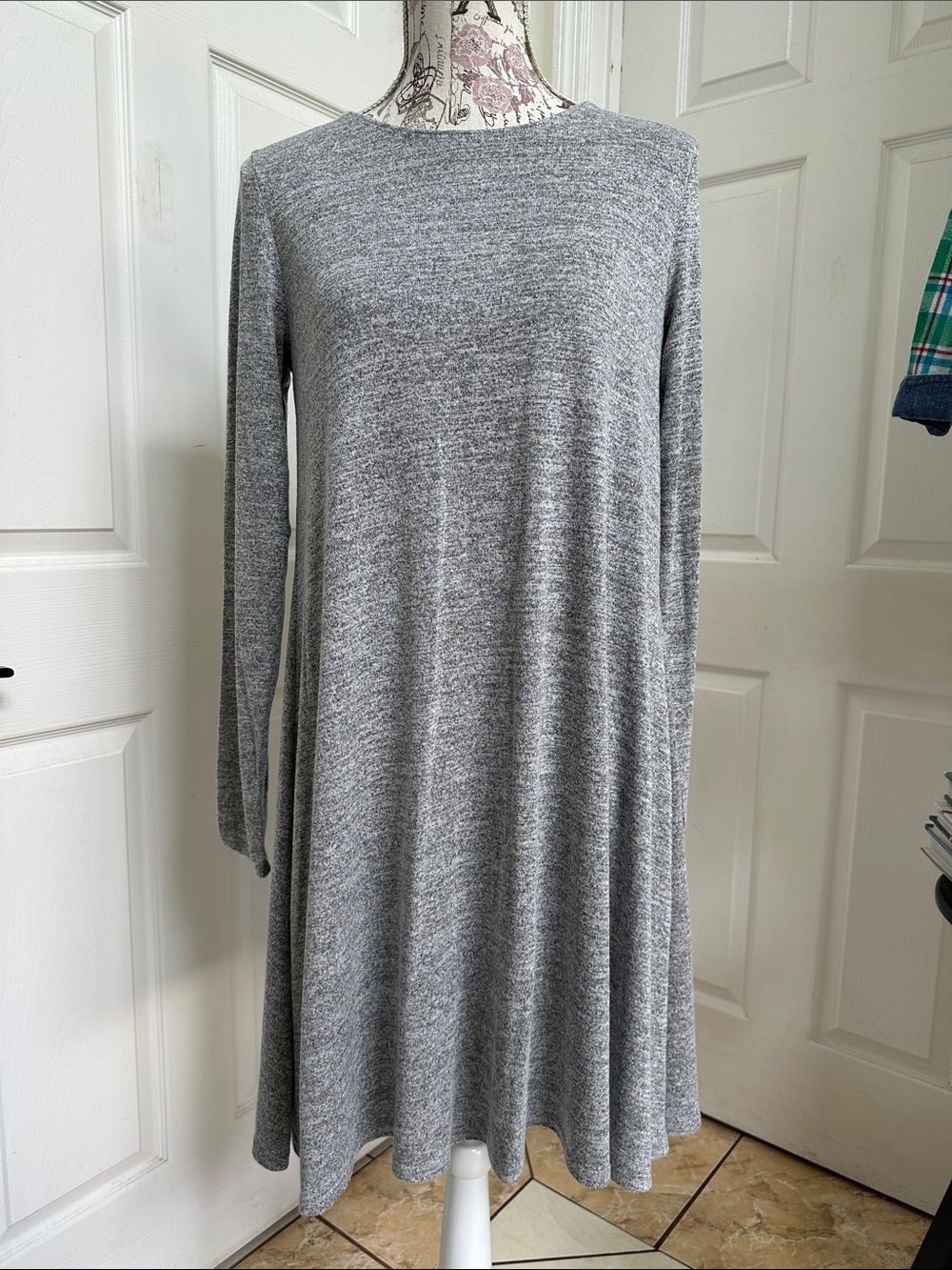 GAP Women’s Heather Gray Long Sleeve Crew Neck Swing Dress Size M